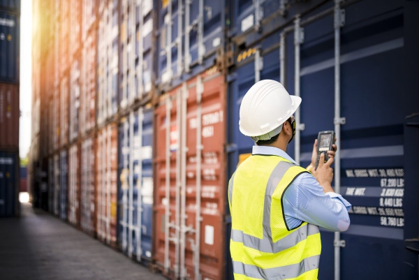 5-tien-hanh-kiem-tra-tong-the-container Tiến hành kiểm tra tổng thể container
